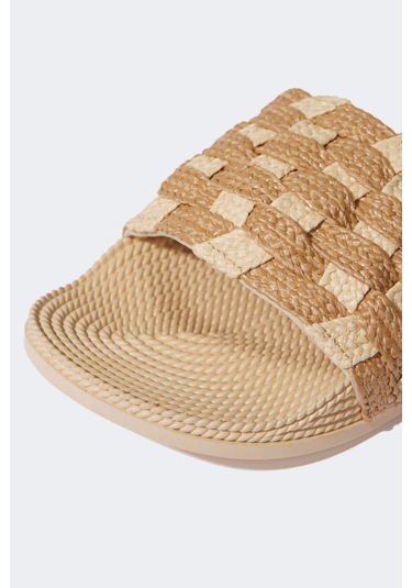 DeFacto Kadın Düz Taban Suni Deri Terlik D8974AX25SMBG26 Bej