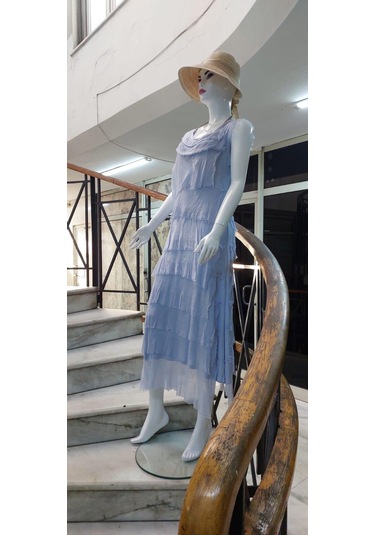 Italyan 2 Beden İnce Gösteren Kat Kat Kolsuz Ipek Elbise Açık Mavi