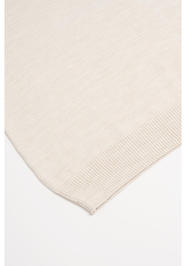 Woolen World V Yaka Battal Büyük Boy Yünlü Triko Kazak Krem