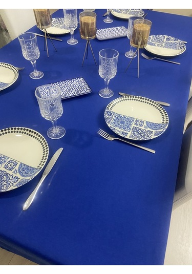Sıvı Geçirmez Dertsiz Masa Örtüsü Çivit Mavisi