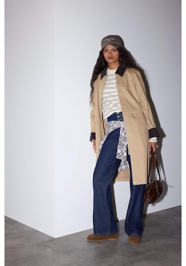 Defacto Regular Fit Kontrast Yaka Cepli Çıtçıtlı Pamuklu Trençkot E8594ax25aubg501 Bej Defacto Regular Fit Kontrast Yaka Cepli Çıtçıtlı Pamuklu Trençkot E8594ax25aubg501 Bej