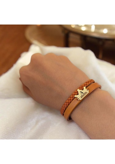 Archin A Harfine Özel Kahverengi Derili Taç Motifli 14 Ayar Altın Plakalı Hediye Bileklik-467harf A