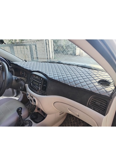 Kapitone Deri Kumaş Hyundai Accent Era Torpido Koruma Örtüsü 1 Adet