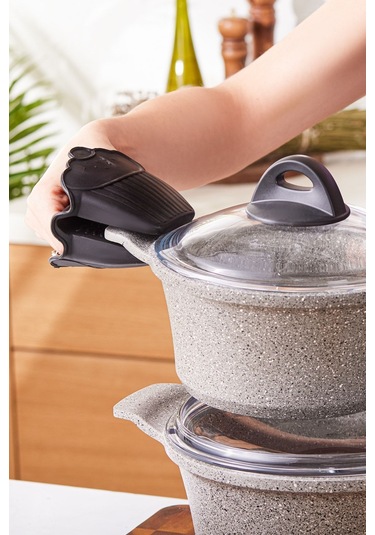 Karaca  Biogranit Brian 9 Parça Fırın Eldiveni Hediyeli Döküm Tencere Seti