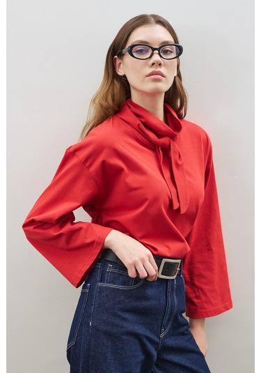 Yüksek Yaka Bağlamalı Bluz Kırmızı Kırmızı