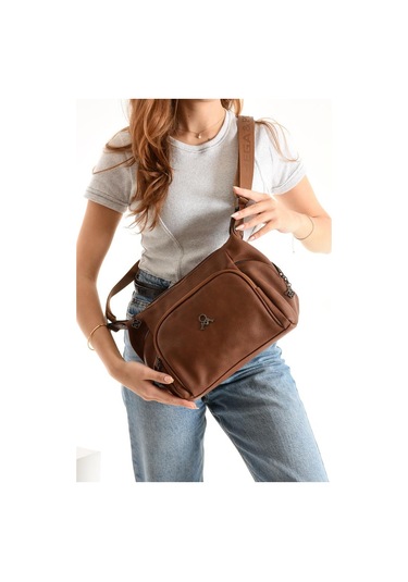 Kadın Postacı Çanta Çapraz Askılı Suni Deri Omuz Çantası 32 22 Cm Mega Günlük Omuz Çantası Taba