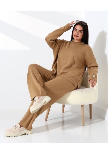 Rahat Kalıp Kol Detaylı Triko Takım Kamel