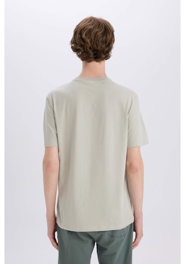 DeFacto %100 Pamuk New Regular Fit Bisiklet Yaka Basic Düz Kısa Kollu Tişört V7699AZ25SPKH478 DeFacto %100 Pamuk New Regular Fit Bisiklet Yaka Basic Düz Kısa Kollu Tişört V7699AZ25SPKH478