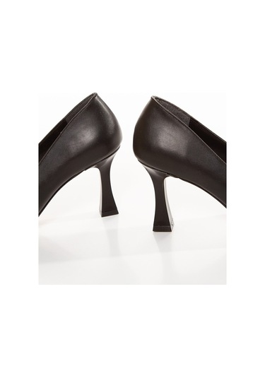 Geppetto Sivri Burun İnce Topuk Siyah Ten Kadın Atakkabı Siyah