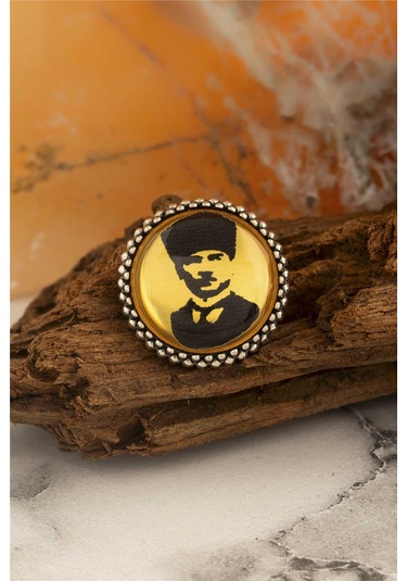 Sarı Zemin Üzeri Atatürk Silüeti Gümüş Rozet -5860 Gümüş