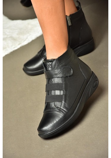 Fox Shoes R555001103 Siyah Hakiki Deri Comfort Ortopedik Taban Kadın Bot Siyah-hakiki Deri Siyah
