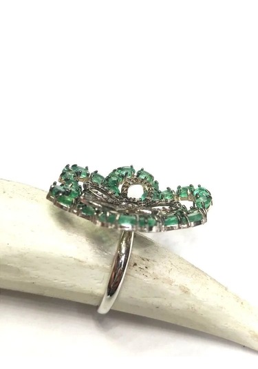 925 Ayar Gümüş Zümrüt Elmas Yüzük 280 Gümüş