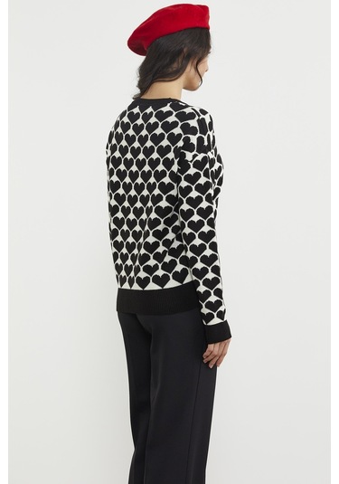 Kalp Desenli Sıfır Yaka Triko Kazak - Siyah 001