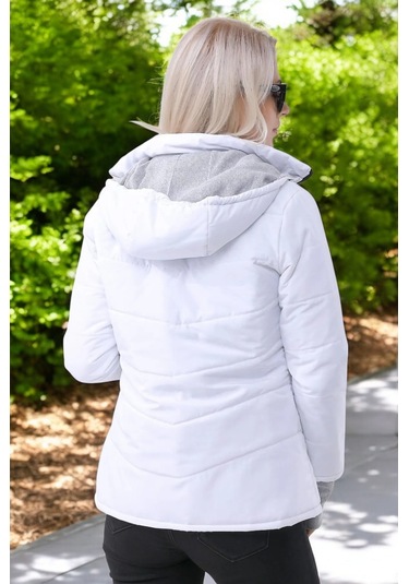 Kışlık Su Geçirmez Kısa Şişme Kadın Mont Beyaz