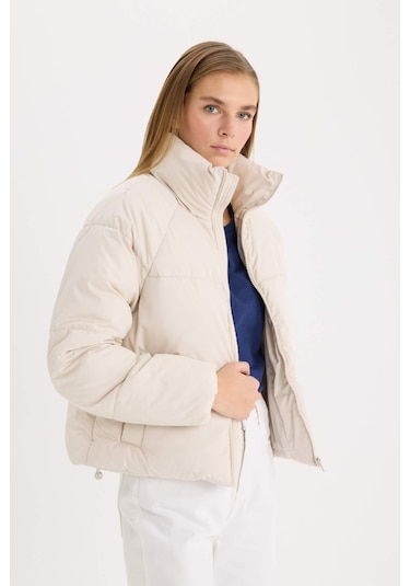 DeFacto Regular Fit Şişme Mont Fermuarlı Cepli E7385AX24WNBG418 Bej DeFacto Regular Fit Şişme Mont Fermuarlı Cepli E7385AX24WNBG418 Bej