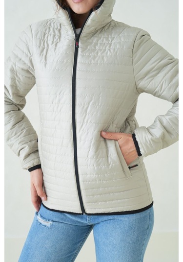 İçi Astarlı Su Ve Rüzgar Geçirmez Cepli Kapüşonlu Kadın Mont Çağla