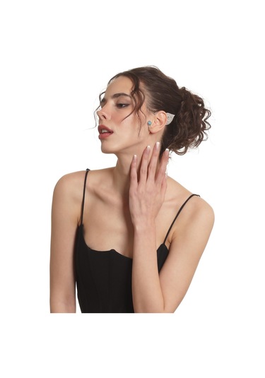 Kadın Gümüş Renk Lak Kaplama Taşlı Dokulu Yaprak Stilizesi Sol Kulak Earcuff & Kıkırdak Küpe Çok Renkli