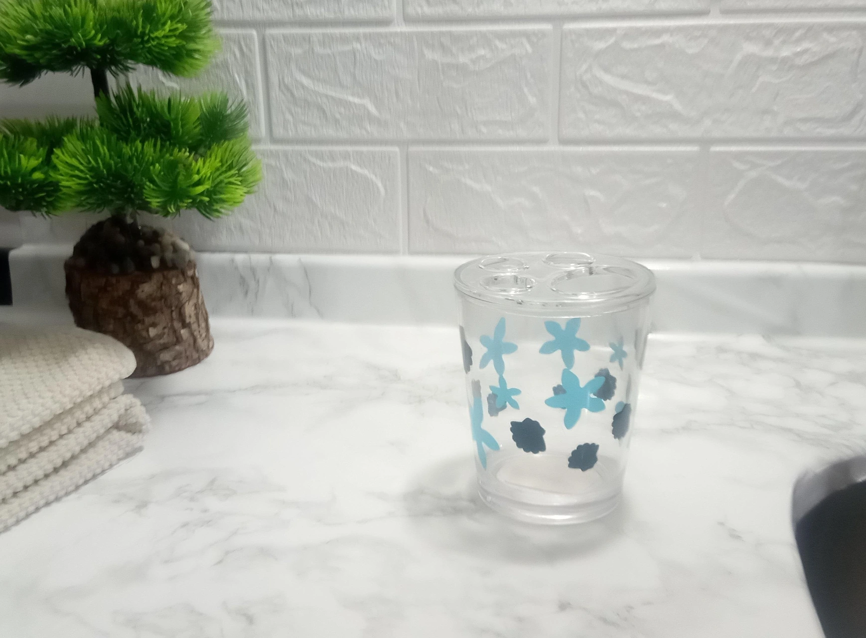 2 Adet Diş Fırçalık Benekli Desen Akrilik 8x8x9cm 350ml Banyo Seti Çok Renkli