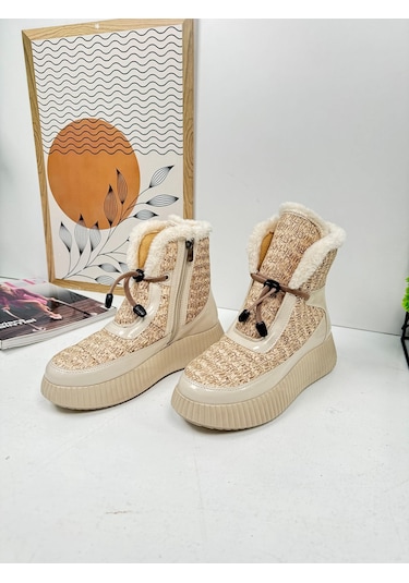 Günlük Kadın Kar Botu Kürklü Bağcıklı Fermuarlı Rugan Rahat Yüksek Kalın Tırtıklı Taban Bootie 77546 Bej Rugan Bej