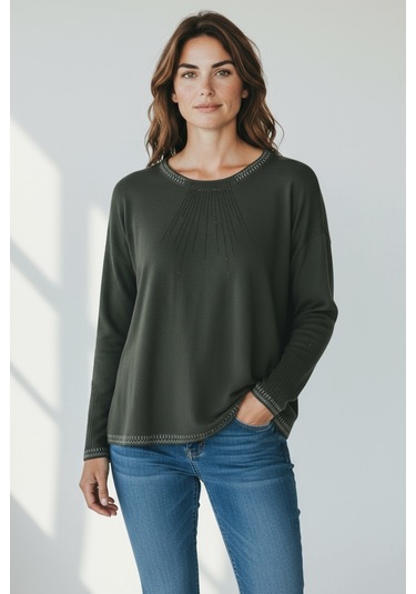 Kadın Yaka Ve Kol Ağzı Taşlı Etek Desenli Bluz Haki