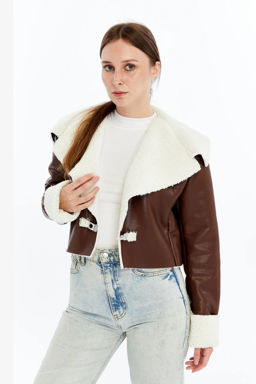 Kadın Oversize Deri Mont Kürklü Ceket Niş Kompakt Tasarım Günlük Spor Görünüm Kahverengi