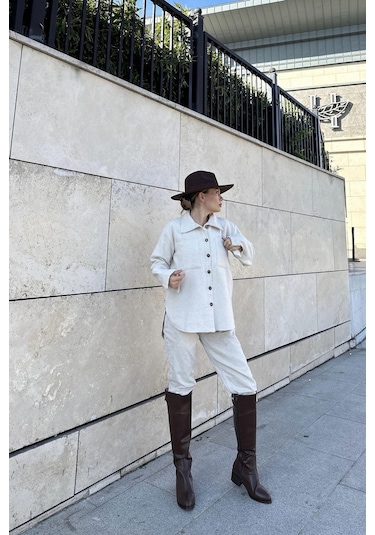 Kadın Ekru Uzun Kol, Çift Cepli, Eteği Oval Kesim, Kaşe Gömlek Ceket Ekru