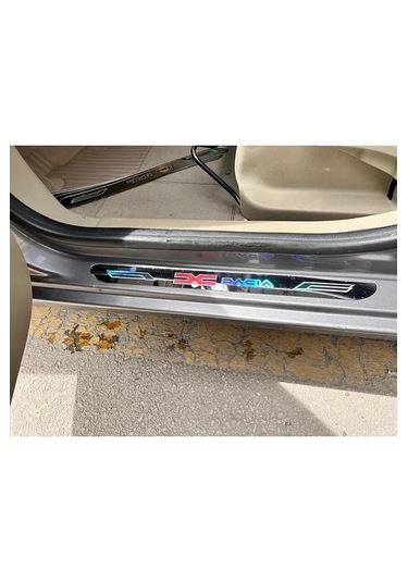 Dacia Aynalı Kapı Eşigi 4'lü Set