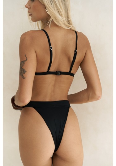 Mai Collection Mai Studios Co. Bagus Askılı Üçgen Siyah Bikini Üstü Siyah