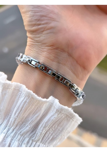 Coliseum Çelik Ve Taşlı Kordon Vintage Seri Küçük Kasa Özel Tasarım Kadın Kol Saati Sp.8933.m9 Gümüş