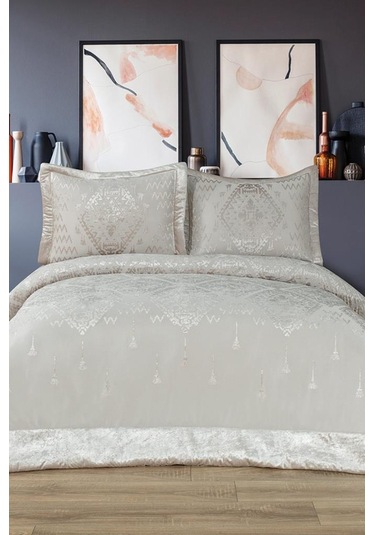 Mercan Elyaf Dolgulu Çift Kişilik 250x255 Cm Yatak Örtüsü Krem Krem