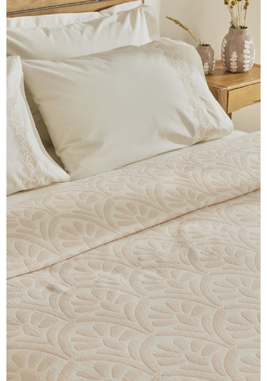 Karaca Home Shailyn Nakışlı Müslin Çift Kişilik Pike Takımı Pudra Pudra