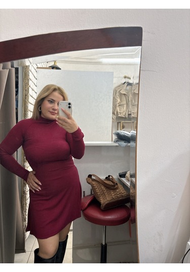 Tuba Toptaş Kloş Elbise Balıkçı Yaka Bordo