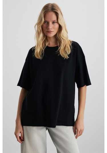 Lagertha  Kadın %100 Organik Pamuklu Kalın Dokulu Oversize Fit Yuvarlak Yakalı Siyah T-shirt