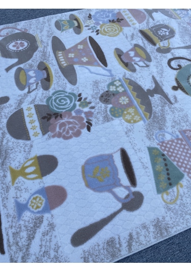 Kahve Fincanlı Desenli Kesme Halı 150x155 Akrilik Saçaklı Halı