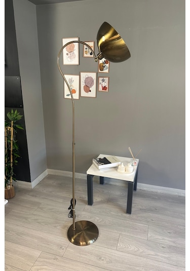 Eskitme Renk Lambader Modern Dekoratif Metal Oturma Odası Çalışma Odası Zemin Lambası Eskitme