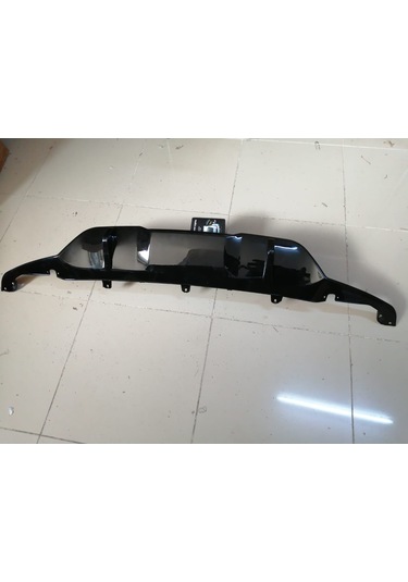 Vw Passat B8 Difüzör 2015 - 2018 Mükemmel Görünüm Parlak Siyah