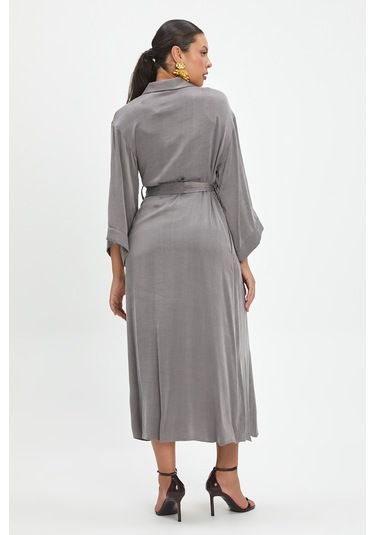 Kadın Düğme Detaylı Kemerli Elbise - Cep Tasarımlı, Modern Ve Rahat Stil - Günlük Ve Şık Kullanımlar İçin Elbise Gri