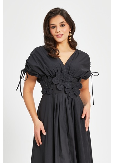 Kadın Bel Detaylı Kısa Kollu Elbise Çiçek Aplikeli, Büzgü Ve Bağcık Detaylı, %100 Pamuk Siyah