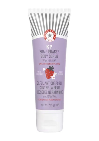 First Aid Beauty Kp Body Scrub Strawberry - Anında Yumuşatan Vücut Peelingi, Çilek Aromalı Aha 226 G