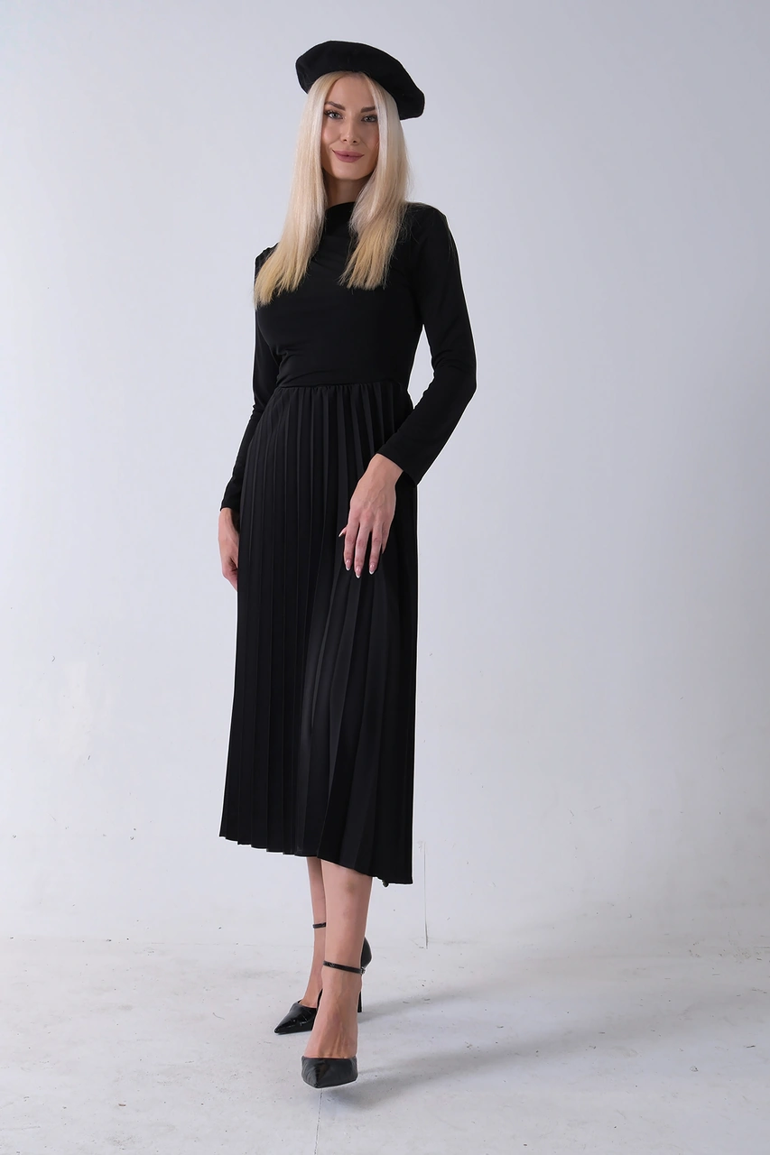 Feminist Siyah Eteği Pilise Detaylı Elbise 3975495.01 Siyah