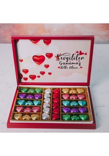 Kalp Ve Bulut Temalı Beyaz Kutu 42 Adet Yaldızlı Kalp Çikolata