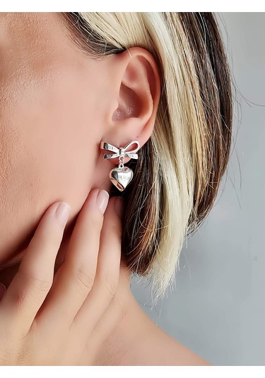Fiyonk Kurdela Kalp Bowlove Silver Gümüş Renk Çelik Küpe Gümüş