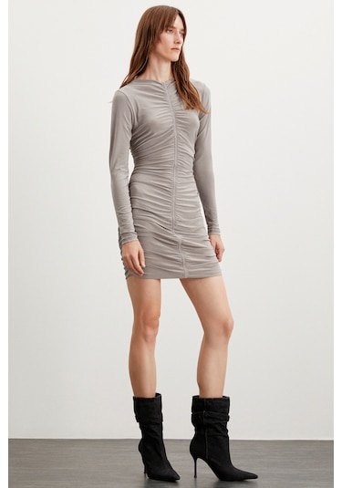 Katrına Kadın Esnek Sandy Kumaşlı Tamamen Drape Görünümlü Vücüdu Saran Uzun Kollu Midi Gri Elbise