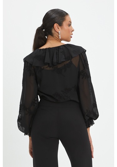 Kadın Fırfırlı Çiçek Desenli Gömlek - Volanlı Kol Ve V Yaka Detaylı Siyah