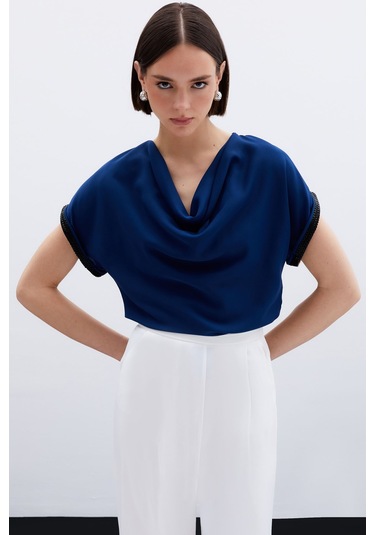 Sateen Kollar Taş Detaylı Salaş Bluz - Lacivert-135981 Lacivert