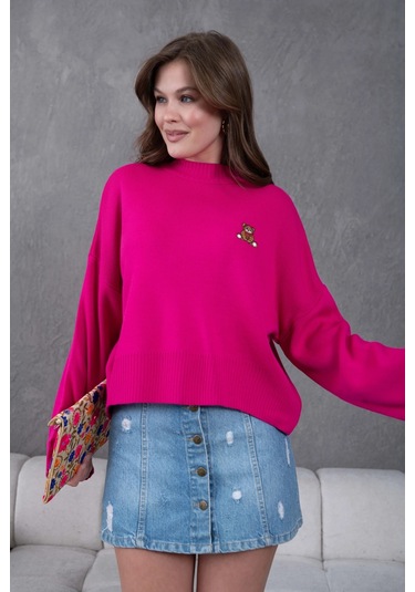 Kadın Dik Yaka Oversize Nakışlı Triko Kazak Fuşya
