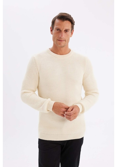 DeFacto Standart Fit Normal Kesim Bisiklet Yaka Dokulu Triko Kazak C8814AX24WNER139