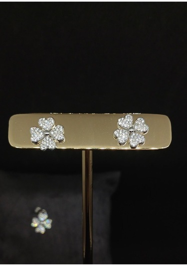 Taşlı Yonca Gümüş Takı Seti - Kolye Ucu, Küpe Ve Yüzük - Şık Ve Zarif Tasarım Gümüş