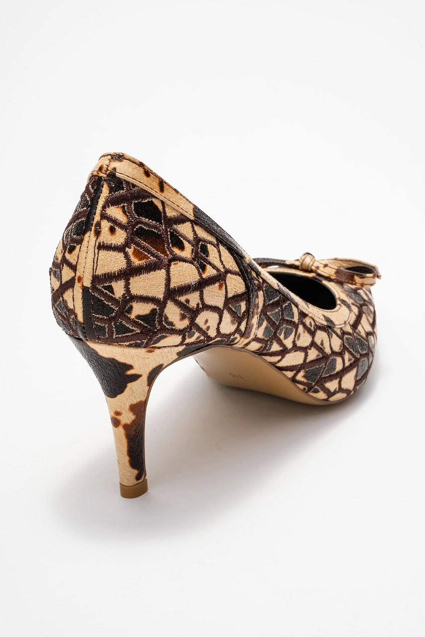 Camden Bej Desenli Fiyonklu Kadın Topuklu Ayakkabı Bej