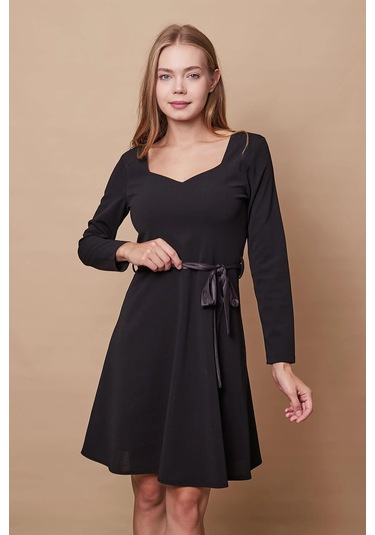 Kadın Likralı Krep Kumaş Kalp Yakalı Uzun Kol Eteği Kiloş Elbise-siyah Siyah